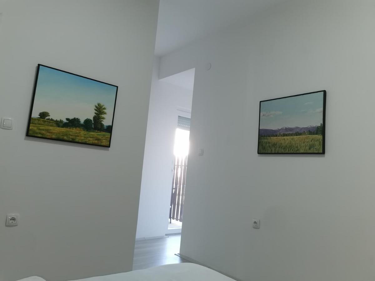 Crown Apartments スコピエ エクステリア 写真