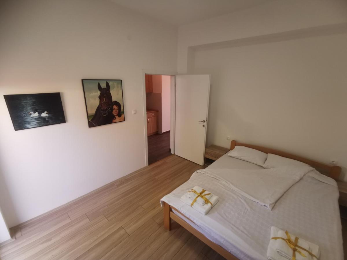 Crown Apartments スコピエ エクステリア 写真