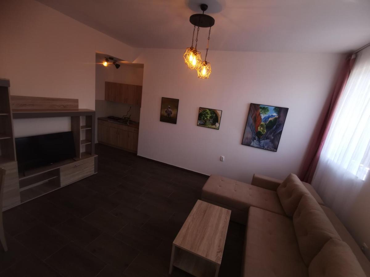 Crown Apartments スコピエ エクステリア 写真