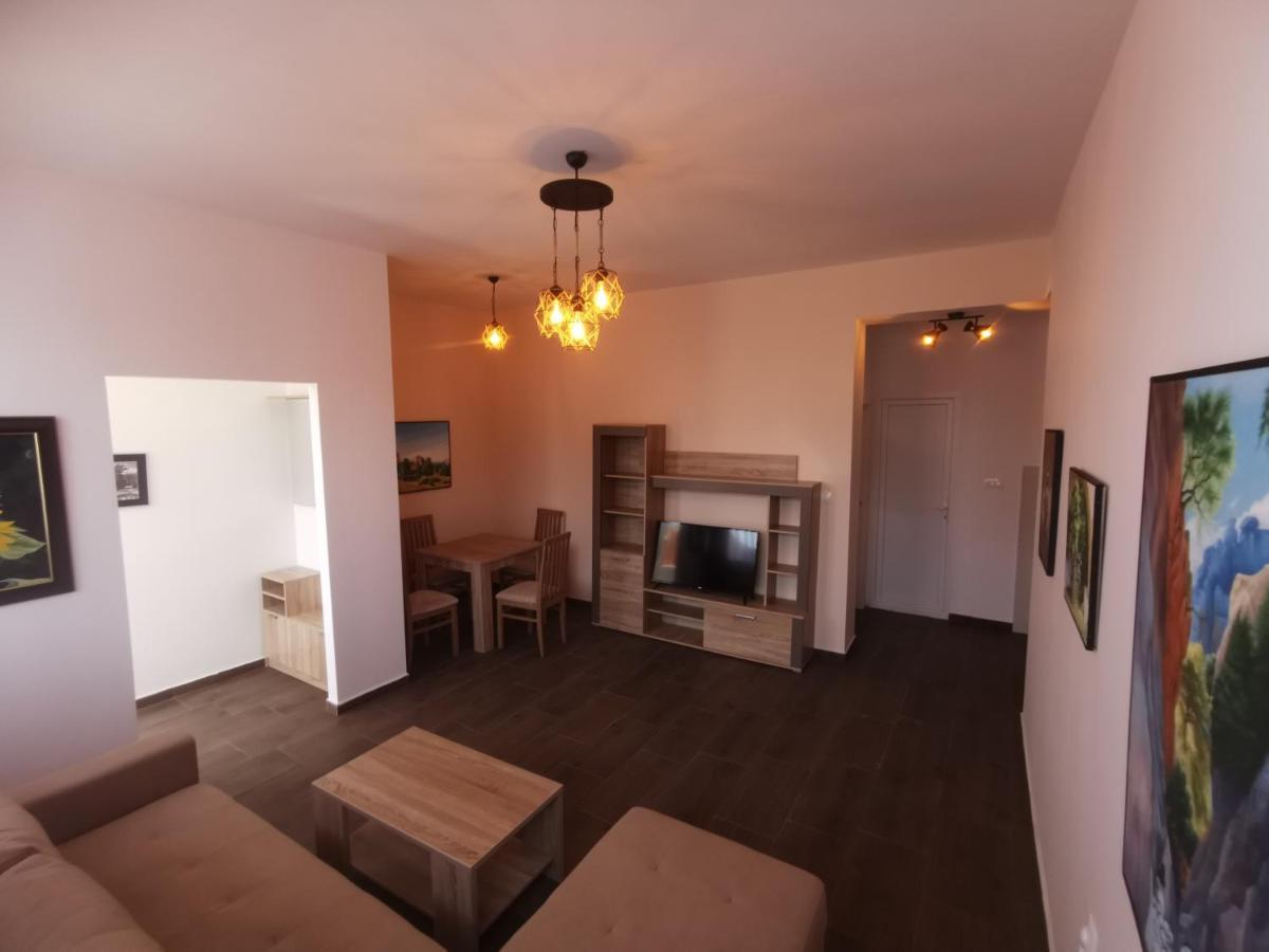 Crown Apartments スコピエ エクステリア 写真