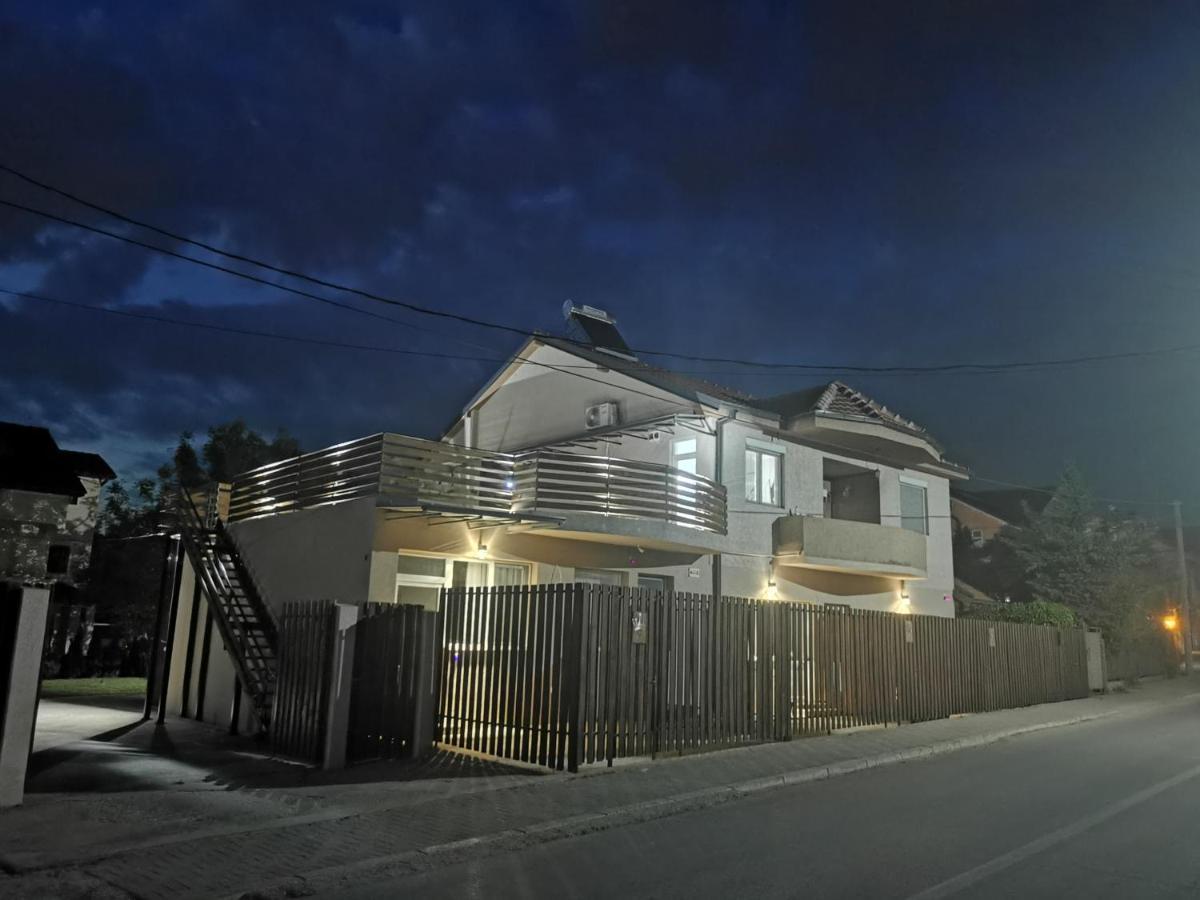 Crown Apartments スコピエ エクステリア 写真